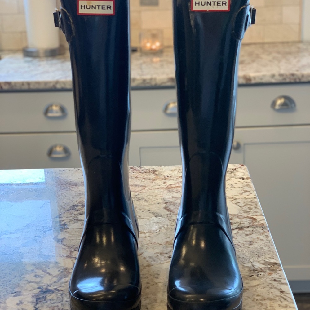 High gloss navy Hunter boots
